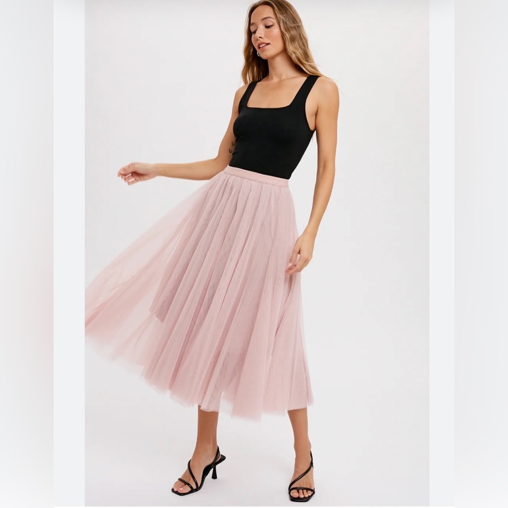 The Carrie Bradshaw Dress-Y2K-90’s- Layered Tank Dress-Tulle Skirt -NWOT-Sz S 🌸​